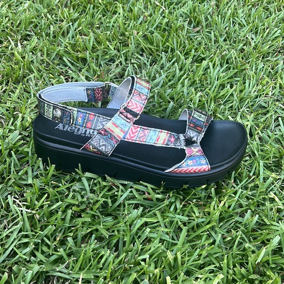 ⭐️ Algeria Velcro Sandals - Picture 14 of 14